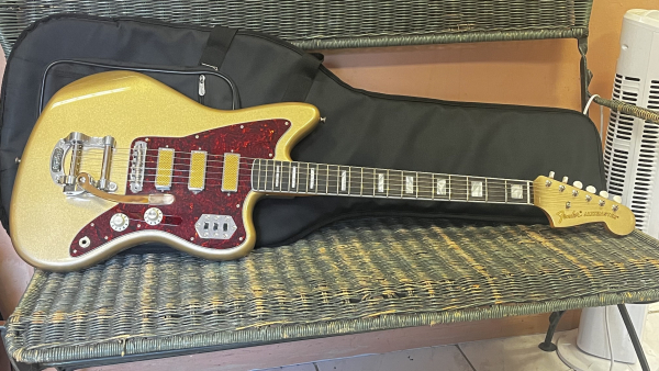 Beyers Music - Fender Gold Foil Jazzmaster - 2nd Hand